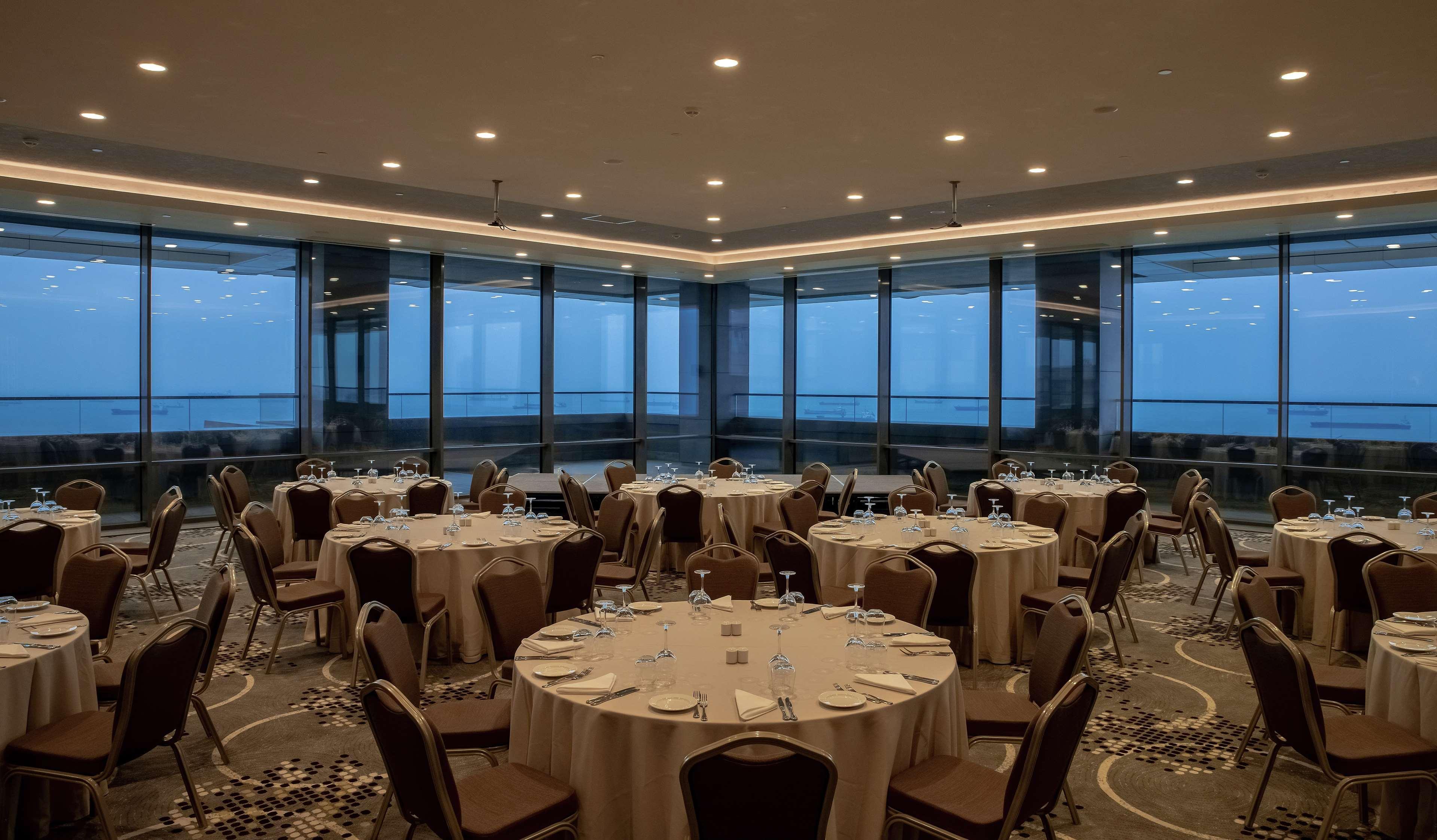 Hilton Istanbul Bakirkoy Hotel Exterior photo The 360° Meeting Room